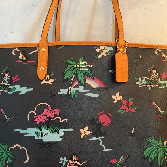 COACH Reversible City Tote Hawaiian Print F28949 - Picture 4 of 10